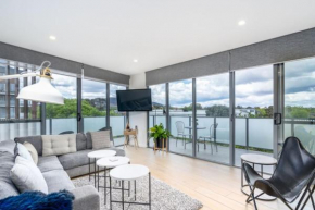 Modern 1BR Apt with Pool Gym and BBQ Access